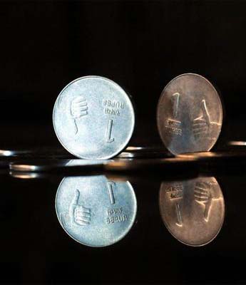 Rupee falls below 60-level against dollar